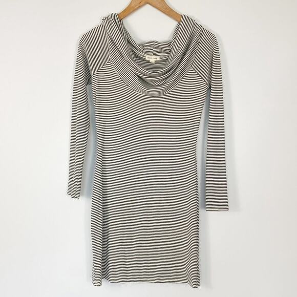 Silence + Noise Urban Outfitters Navy Striped Knit Off-shoulder Dress NWOT - Picture 1 of 9